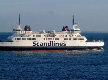 Scandlines Fähre beim Auslaufen aus dem Hafen von Helsinborg Scandlines Fähre beim Auslaufen aus dem Hafen von Helsinborg