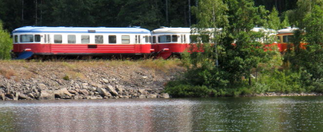 Zugfahrt am Dalsland-Kanal