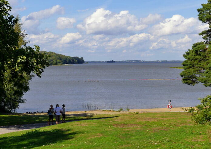 Sundbyholm, eine Perle am Mälaren - Schloss und Strand, Gästehafen und Ausflugsziel