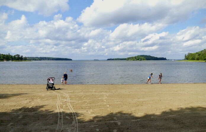 Sundbyholm, eine Perle am Mälaren - Schloss und Strand, Gästehafen und Ausflugsziel