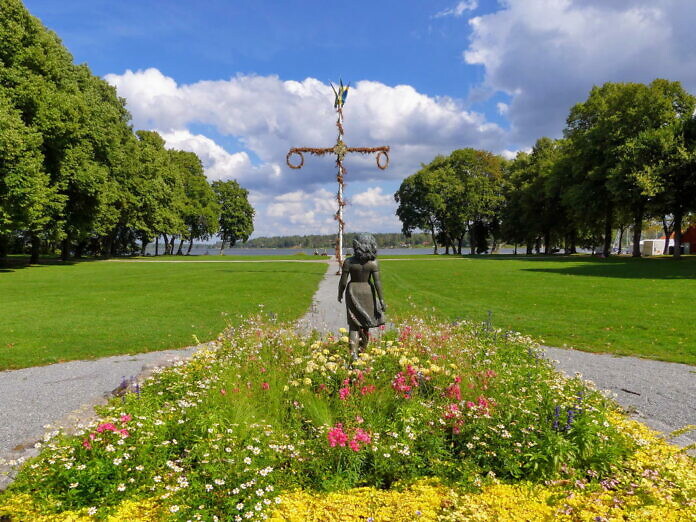 Sundbyholm, eine Perle am Mälaren - Schloss und Strand, Gästehafen und Ausflugsziel