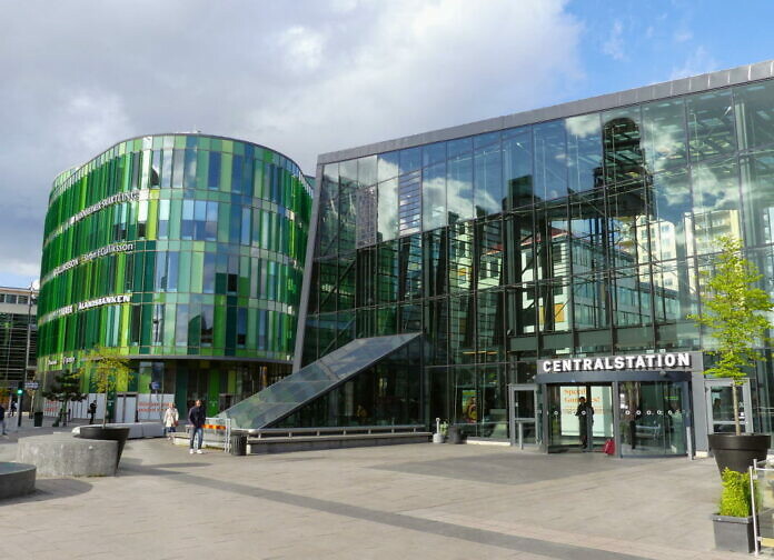 Centralstation: Malmös Hauptbahnhof mit Busbahnhof und Food Court