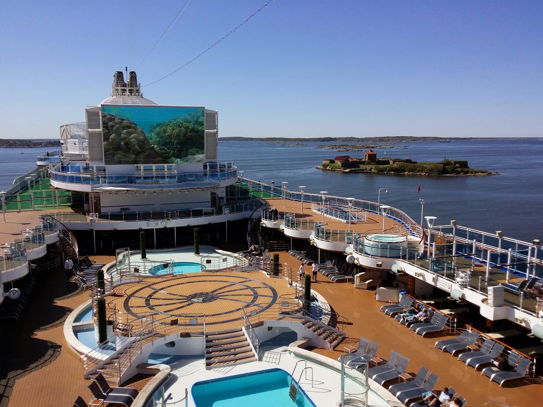 Kreuzfahrtschiff in den Göteborger Schären